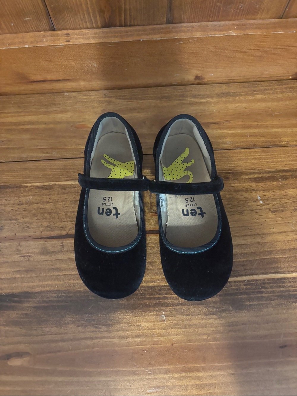 Ten Little Girls' Velvet Ballet Flats